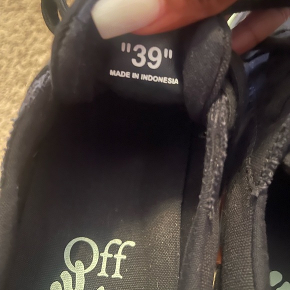 Off White Low Canvas - Picture 8 of 8